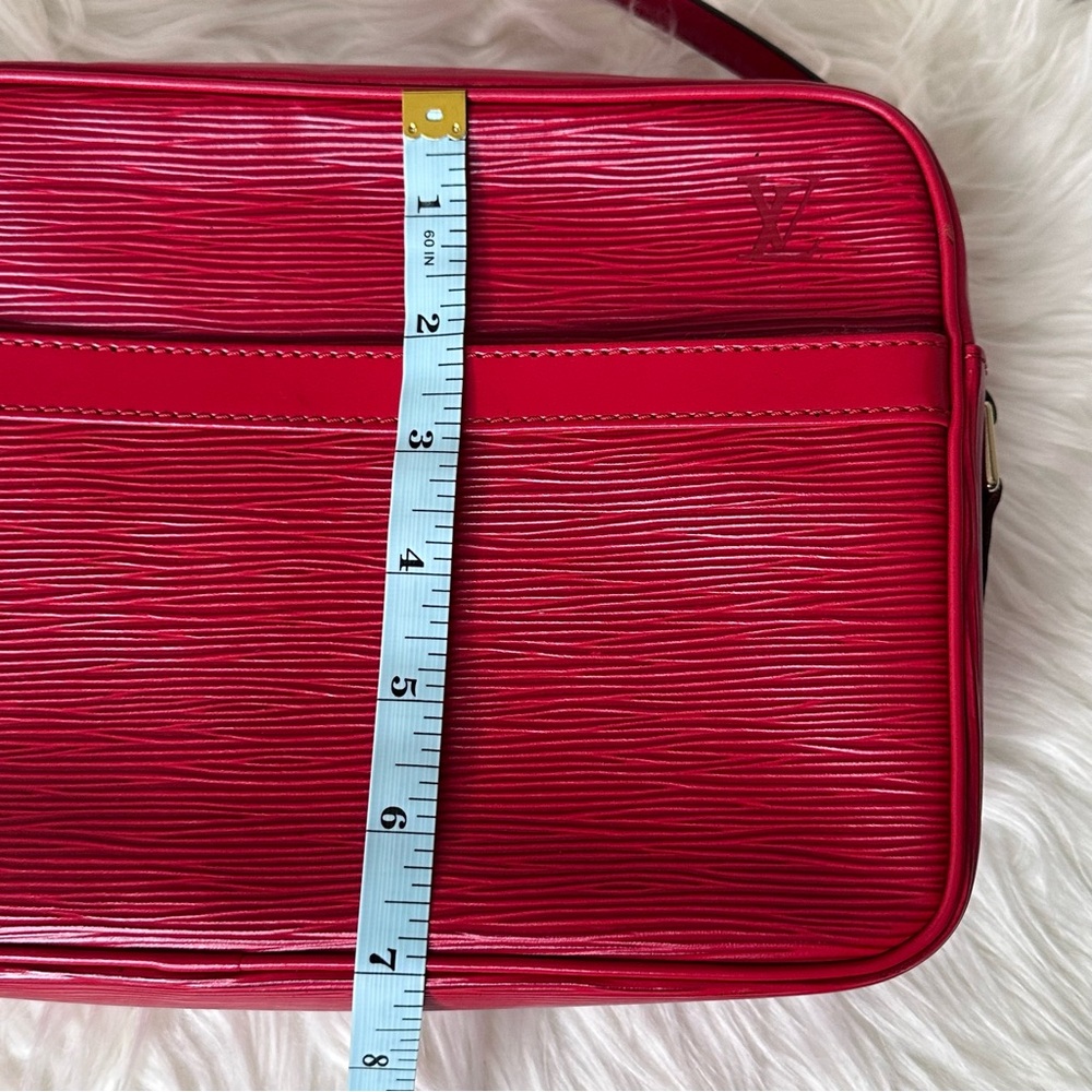 Louis Vuitton Trocadero in Red EPI Leather - Picture 15 of 16
